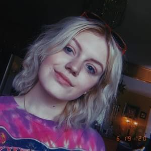 Meet your Posher, Adrianna